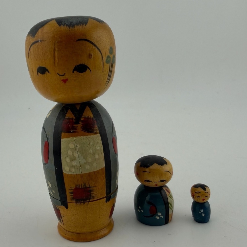 Vintage Japanese Kokeshi Wooden Nesting Dolls Set of 3